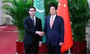 栗战书会见土库曼斯坦总统谢尔达尔·别尔德穆哈梅多夫